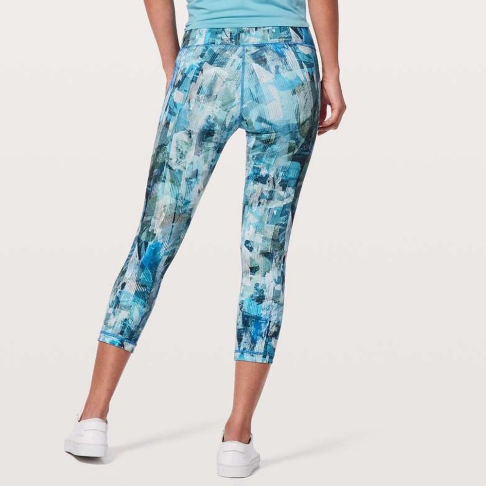 Lululemon Wunder Under Crop (Hi-Rise) 21" - Picture 2 of 10